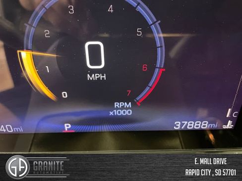 Used 2025 Chevrolet Trax LT FWD image 25