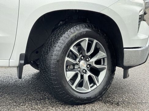 Used 2024 Chevrolet Silverado 1500 LT image 12