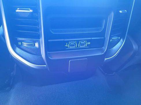 Used 2019 RAM 1500 Big Horn AWD/4WD image 13