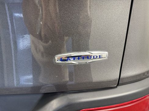 Used 2016 Jeep Cherokee Latitude image 21