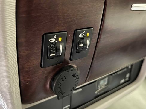 Used 2014 Toyota Sienna XLE image 26