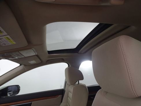 Used 2017 Honda CR-V EX image 10