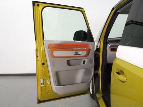 Used 2025 Volkswagen ID. Buzz 1st Edition image 58