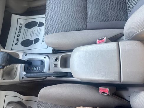 Used 2002 Toyota RAV4 4WD w/ Quick-Order Pkg image 26