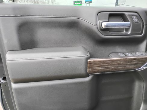 Used 2020 Chevrolet Silverado 1500 LT Trail Boss image 15