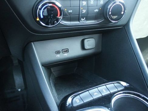 Used 2024 Buick Encore GX Preferred FWD image 18