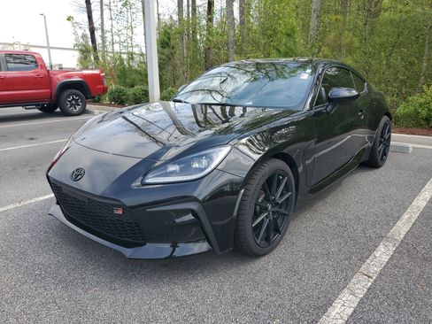 Used 2023 Toyota GR86 Premium image 3