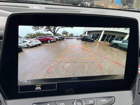 Used 2025 Chevrolet Blazer LT image 18