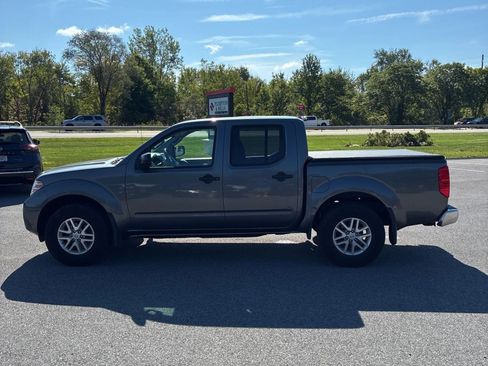 Used 2016 Nissan Frontier SV AWD/4WD image 2