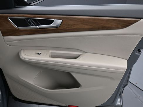 Used 2025 Volkswagen Atlas SE image 20