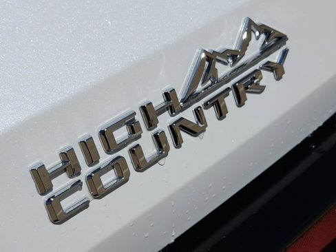 New 2026 Chevrolet Traverse High Country w/ LPO, Floor Liner Package image 11