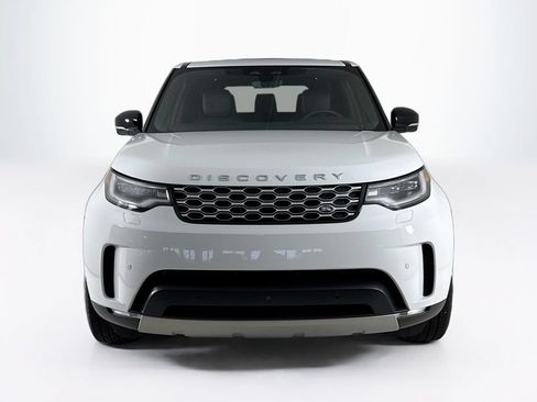Used 2025 Land Rover Discovery S AWD/4WD image 8
