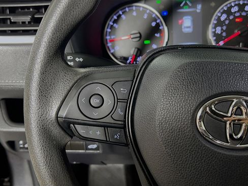 Used 2022 Toyota RAV4 XLE image 19