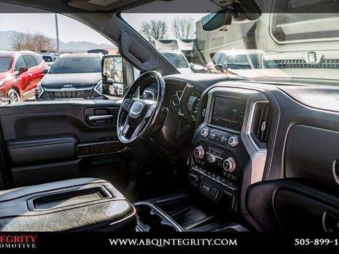 Used 2022 GMC Sierra 3500 Denali w/ Denali Ultimate Package image 47