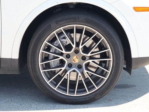 Used 2021 Porsche Cayenne AWD/4WD image 11