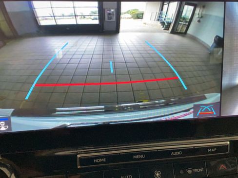 Used 2022 Toyota Highlander Platinum FWD image 12