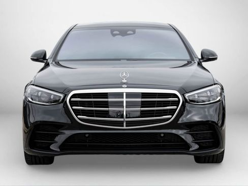 Used 2022 Mercedes-Benz S 580 4MATIC Sedan image 3
