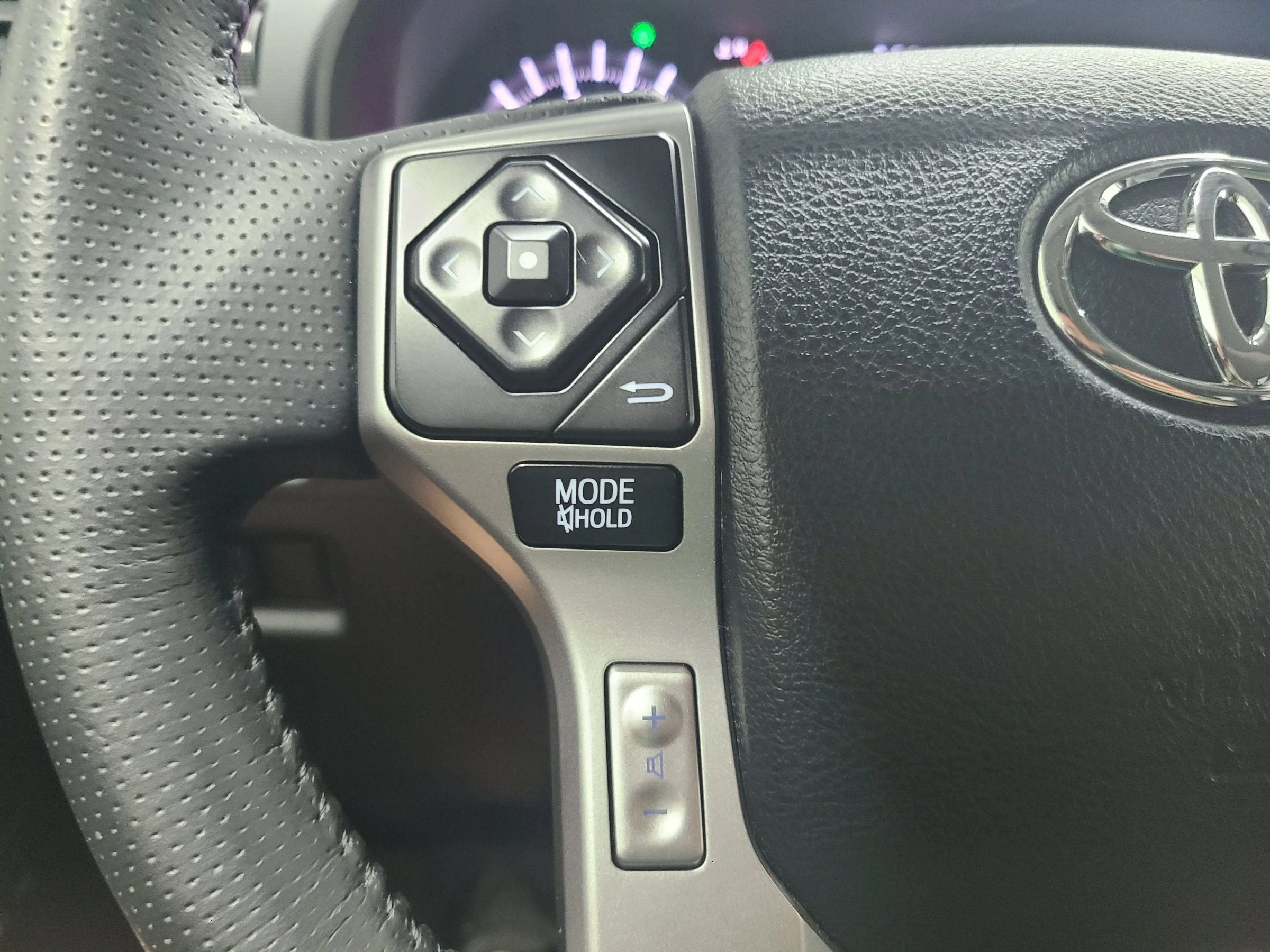 Used 2017 Toyota 4Runner Limited AWD/4WD image 31