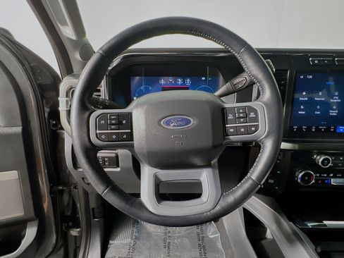 Used 2024 Ford F250 Lariat w/ Black Appearance Package AWD/4WD image 18