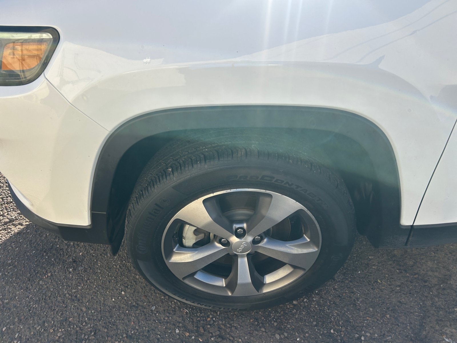 Used 2022 Jeep Cherokee Limited AWD/4WD image 11