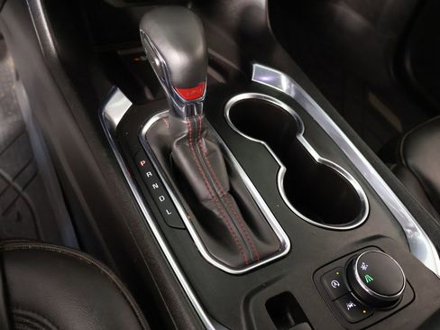 Used 2023 Chevrolet Traverse RS image 10