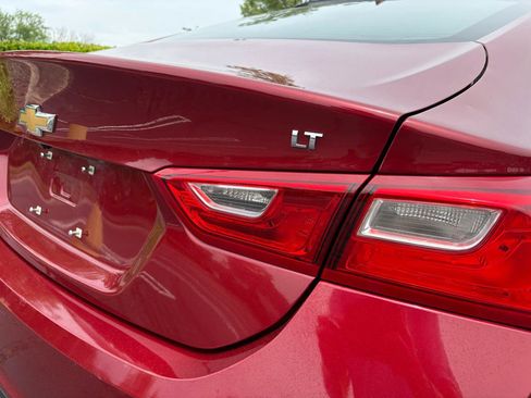 Used 2017 Chevrolet Malibu LT FWD image 12