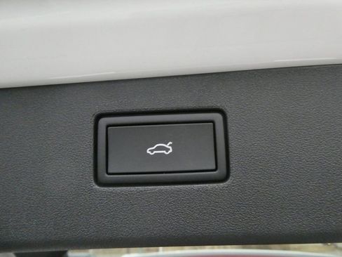 New 2026 Volkswagen Tiguan SE AWD/4WD image 33