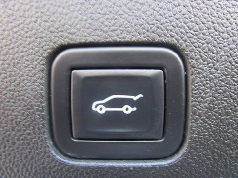 Used 2022 Chevrolet Tahoe Z71 image 23