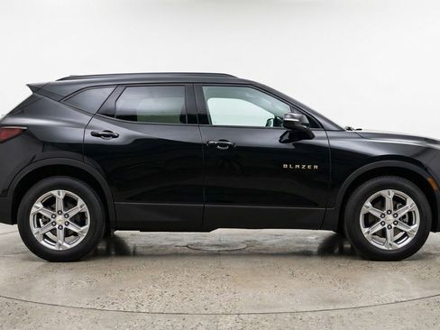 Used 2025 Chevrolet Blazer LT FWD image 11