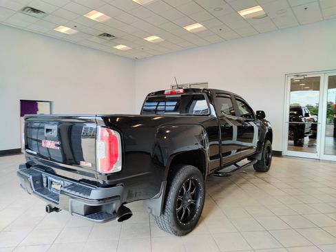 Used 2015 GMC Canyon SLE AWD/4WD image 3