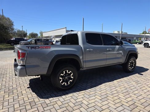 Used 2021 Toyota Tacoma TRD Off-Road w/ Technology Package image 11