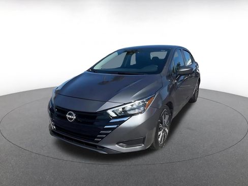 Used 2025 Nissan Versa SV FWD image 7
