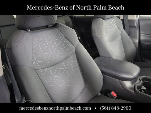 Used 2021 Toyota RAV4 XLE w/ Convenience Package FWD image 28