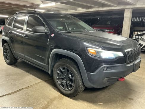 Used 2019 Jeep Cherokee Trailhawk w/ Comfort/Convenience Group AWD/4WD image 4
