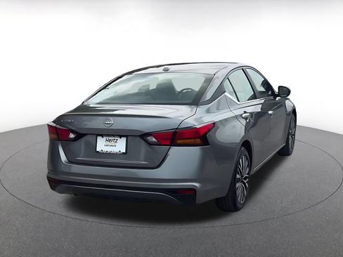Used 2025 Nissan Altima 2.5 SV FWD image 11