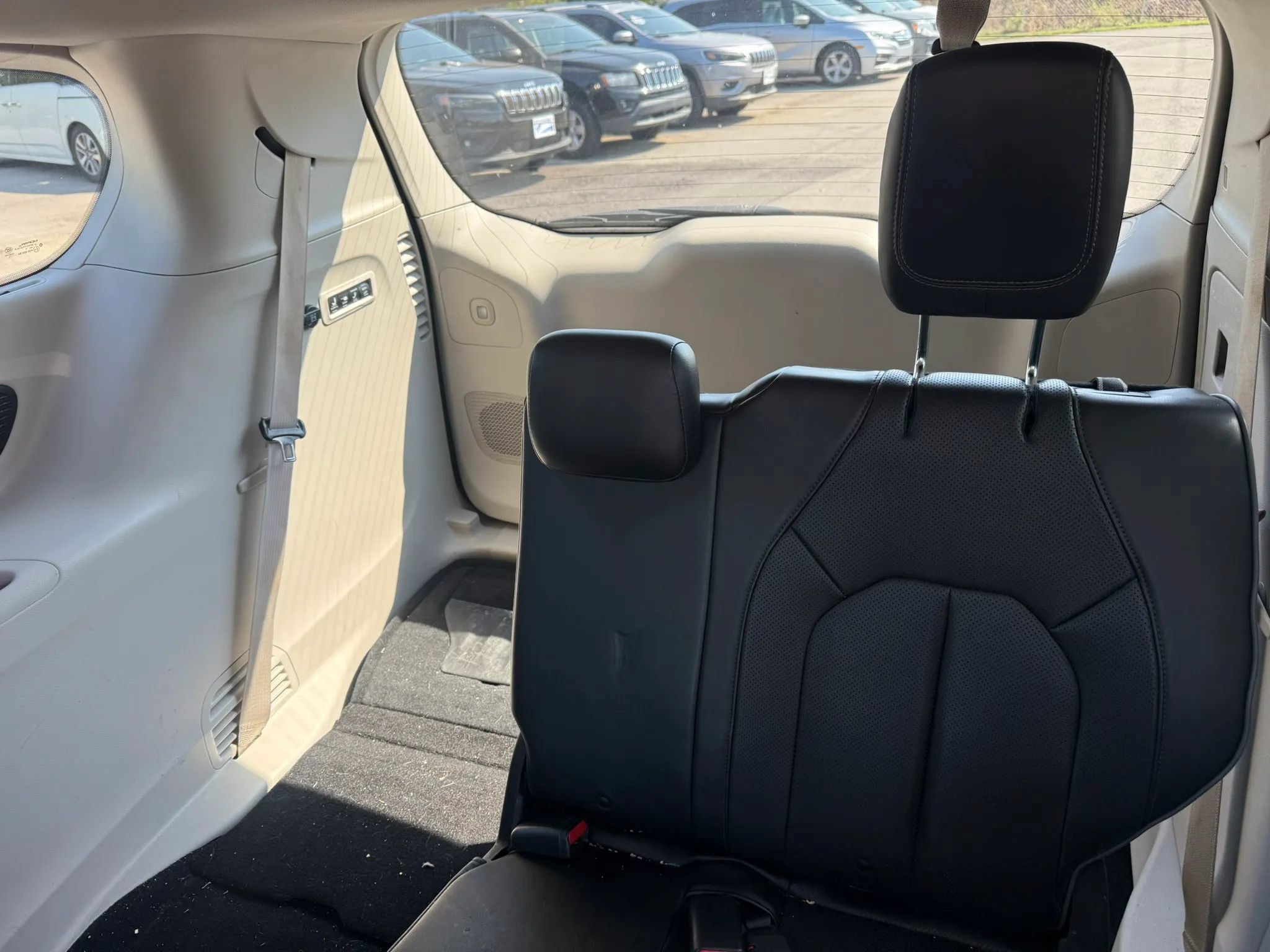 Used 2020 Chrysler Pacifica Limited FWD image 21