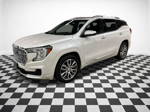 Certified 2024 GMC Terrain Denali w/ Denali Premium Package AWD/4WD image 5