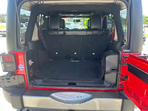 Used 2014 Jeep Wrangler Unlimited Sport AWD/4WD image 10