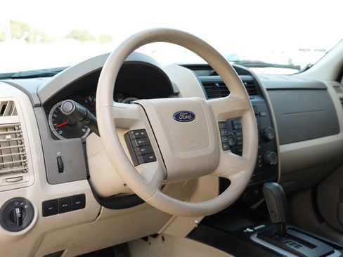 Used 2011 Ford Escape XLS w/ 101A Rapid Spec Order Code image 14