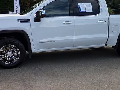 Used 2025 GMC Sierra 1500 SLT image 3