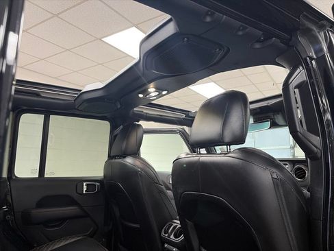 Certified 2022 Jeep Wrangler Unlimited Sahara AWD/4WD image 8