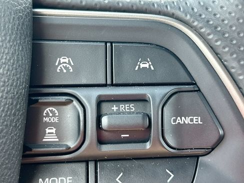 Certified 2025 Toyota 4Runner TRD Off-Road Premium AWD/4WD image 19