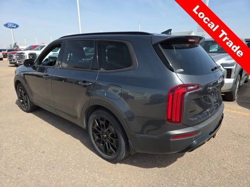 Used 2022 Kia Telluride SX w/ SX Prestige Package image 3