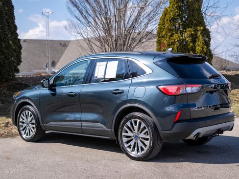 Used 2022 Ford Escape Titanium w/ Class II Trailer Tow Package image 7