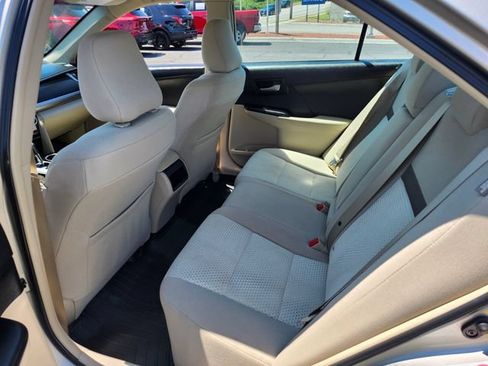 Used 2013 Toyota Camry LE FWD image 16