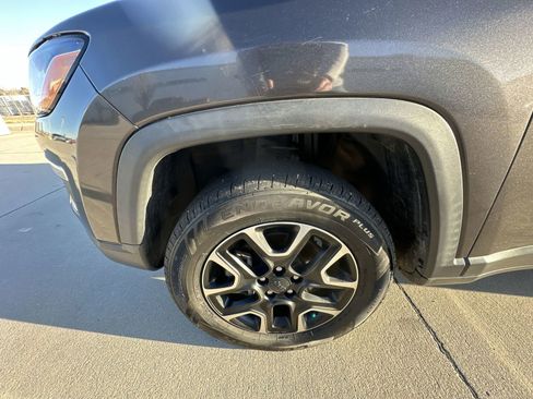 Used 2020 Jeep Compass Trailhawk image 33