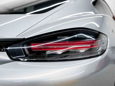 Used 2018 Porsche 718 Cayman RWD image 31