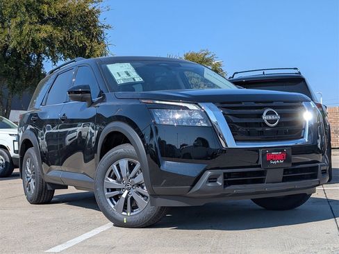 New 2025 Nissan Pathfinder SV w/ Cargo Package image 2