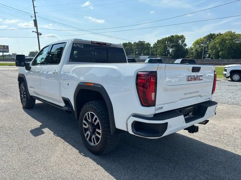 Used 2023 GMC Sierra 2500 AT4 w/ AT4 Premium Plus Package AWD/4WD image 3
