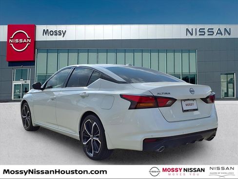 New 2025 Nissan Altima 2.5 SR image 5